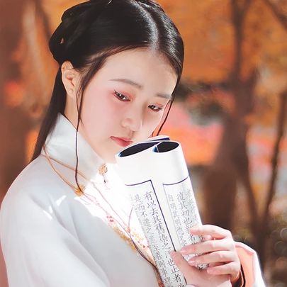 文藝看書(shū)女生頭像，唯美古風(fēng)真人頭像