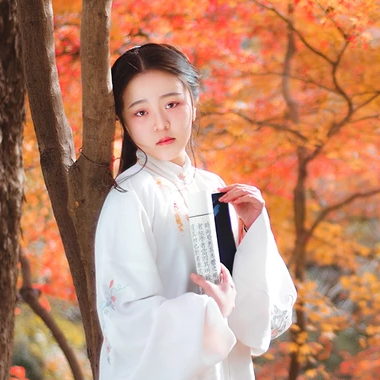 文藝看書(shū)女生頭像，唯美古風(fēng)真人頭像