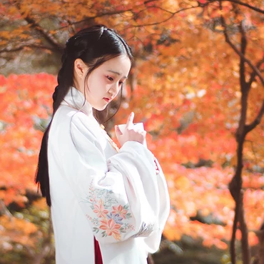 文藝看書(shū)女生頭像，唯美古風(fēng)真人頭像