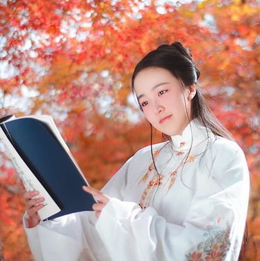 文藝看書(shū)女生頭像，唯美古風(fēng)真人頭像