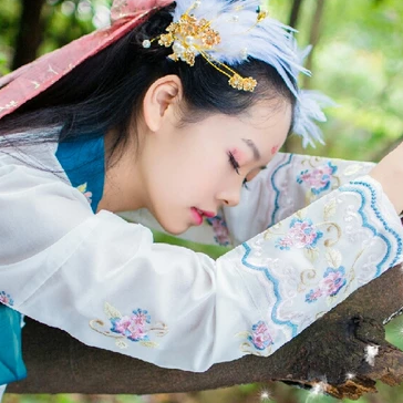 羽毛女生頭像，唯美古風真人頭像