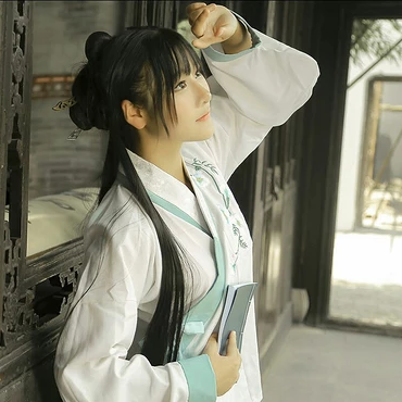 文藝復(fù)古風(fēng)漢服女生頭像，唯美古風(fēng)真人頭像