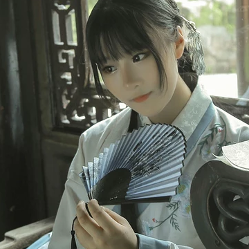 文藝復(fù)古風(fēng)漢服女生頭像，唯美古風(fēng)真人頭像