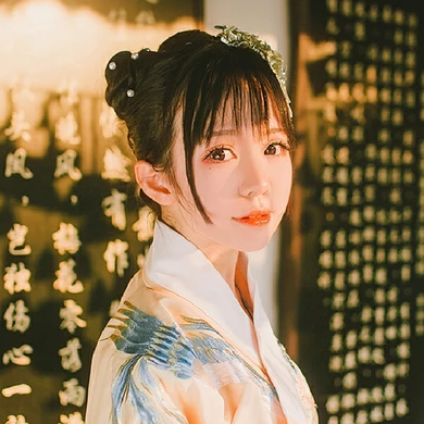 清新可愛帶團扇女生頭像，唯美古風真人頭像