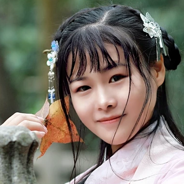 楓葉韻味女生頭像，唯美古風真人頭像