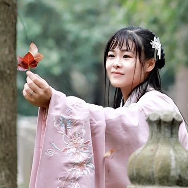 楓葉韻味女生頭像，唯美古風真人頭像