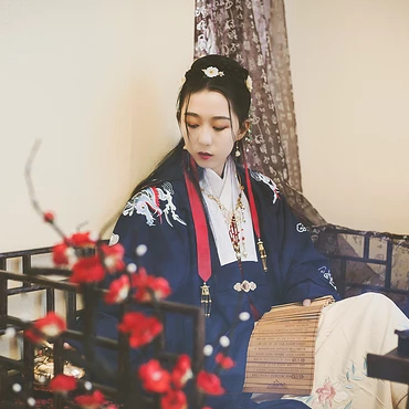 書香氣息女生頭像，唯美古風(fēng)真人頭像