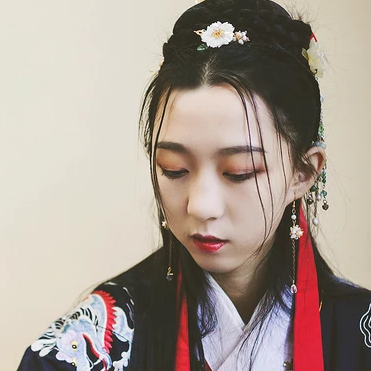 書香氣息女生頭像，唯美古風(fēng)真人頭像