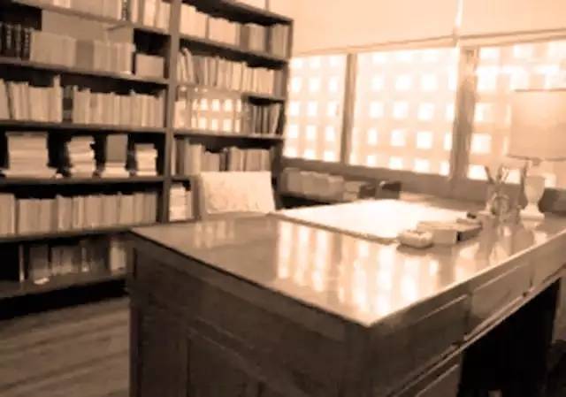 名人書(shū)房欣賞：遠(yuǎn)離塵世的一個(gè)美妙的書(shū)房