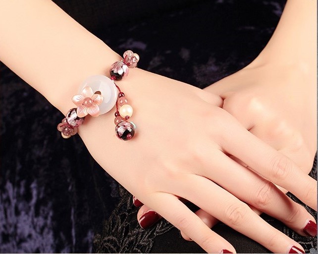 粉色草莓晶手串琉璃平安扣手鏈?zhǔn)罪? src="/shige/d/file/bigpic/190404/04/13-1P111141I7-50.jpg" / data-t12s="6RIzPb"><br / data-it56="umf65Y">
	<img alt=