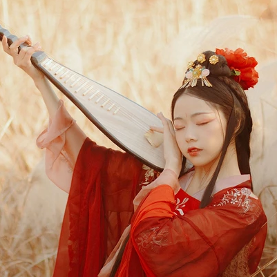 紅衣彈琵琶思念女生頭像，唯美古風真人頭像