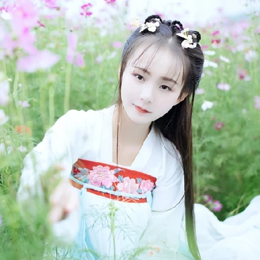 小清新花朵帶團扇女生頭像，唯美古風(fēng)真人頭像