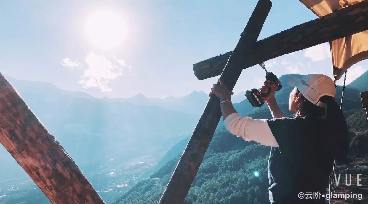 云階·格蘭平營(yíng)地，踩著云一步步登上哈巴雪山