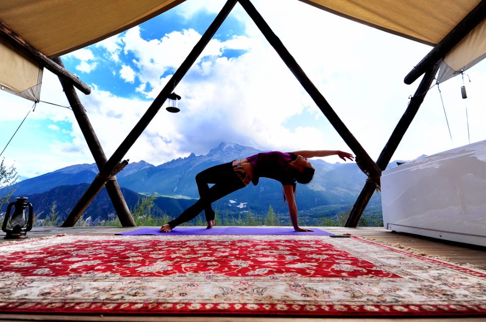 云階·格蘭平營(yíng)地，踩著云一步步登上哈巴雪山