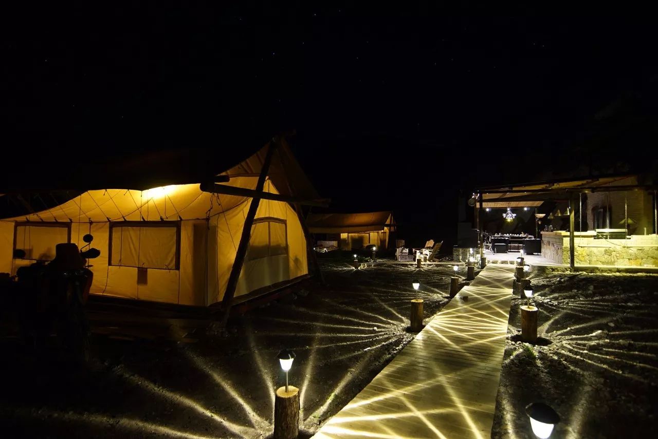 云階·格蘭平營(yíng)地，踩著云一步步登上哈巴雪山