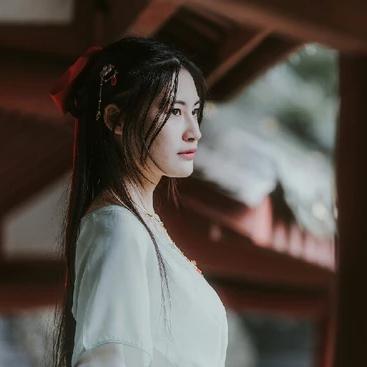 清新文藝帶傘女生頭像，唯美古風真人頭像