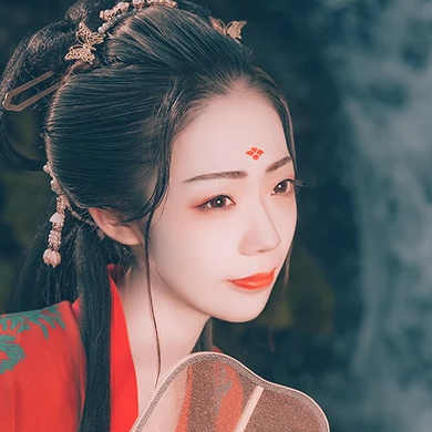 嬌艷紅衣帶傘生頭像，唯美古風真人頭像