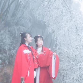 冰雪天地帶傘女生頭像，唯美古風(fēng)真人頭像