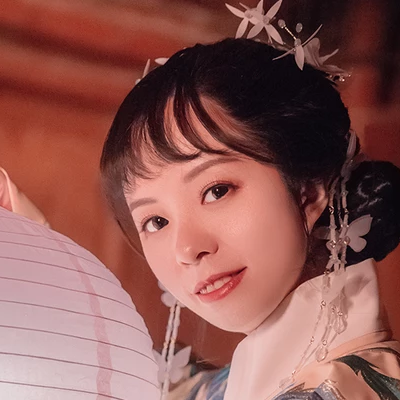 月夜帶團(tuán)扇女生頭像，唯美古風(fēng)真人頭像