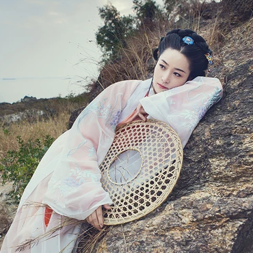 珠簾斗笠女生頭像，唯美古風(fēng)真人頭像