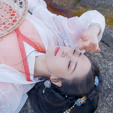 珠簾斗笠女生頭像，唯美古風(fēng)真人頭像