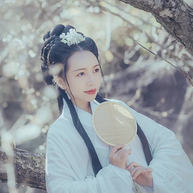 珠簾傘文藝女生頭像，唯美古風真人頭像