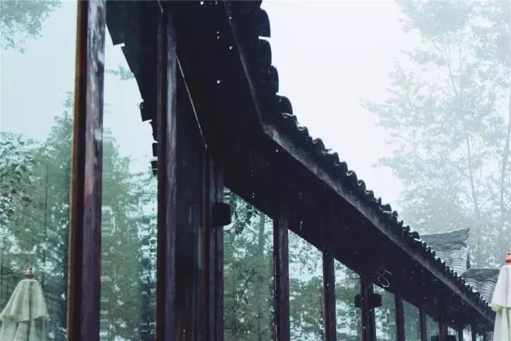 路之青城，在應(yīng)該努力的年紀留下精彩的痕跡！