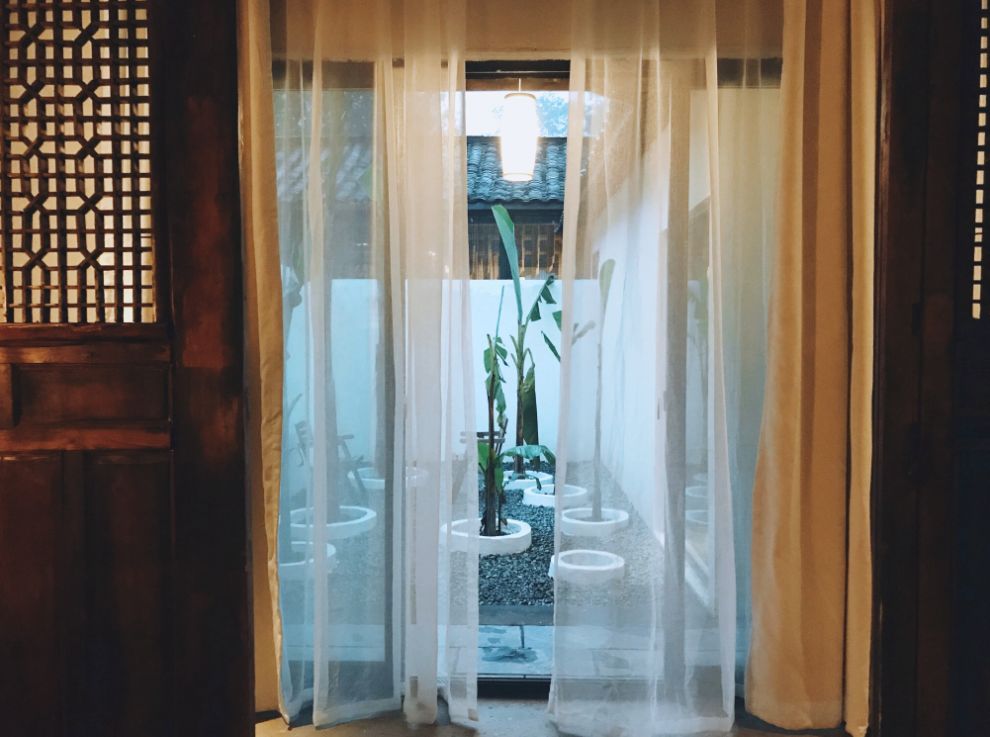 路之青城，在應(yīng)該努力的年紀(jì)留下精彩的痕跡！