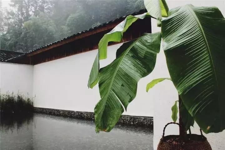 路之青城，在應(yīng)該努力的年紀(jì)留下精彩的痕跡！