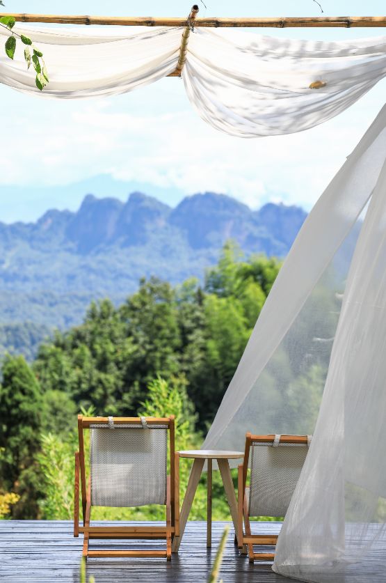 路之青城，在應(yīng)該努力的年紀(jì)留下精彩的痕跡！