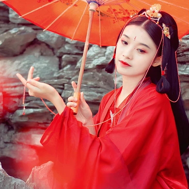 紅梅紅衣女生頭像，唯美古風(fēng)真人頭像