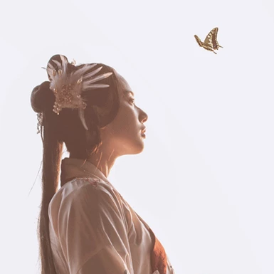 典雅帶團(tuán)扇女生頭像，唯美古風(fēng)真人頭像