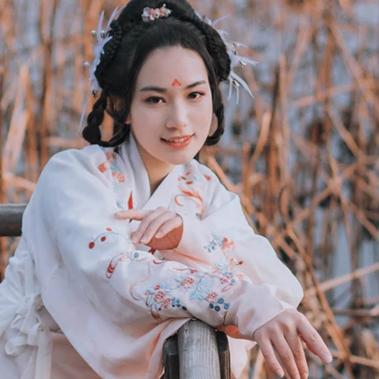 典雅帶團(tuán)扇女生頭像，唯美古風(fēng)真人頭像