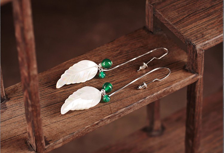 一葉冰清純銀耳線耳環(huán)，白玉樹葉吊墜耳飾耳環(huán)