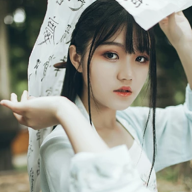 清新雅潔文藝女生頭像，唯美古風真人頭像