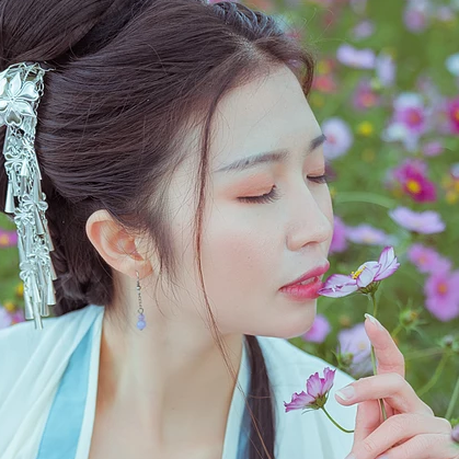 花開文藝女生頭像，唯美古風(fēng)真人頭像