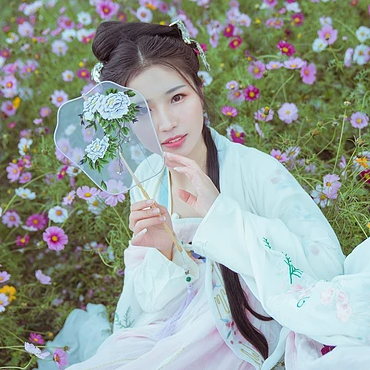 花開文藝女生頭像，唯美古風(fēng)真人頭像