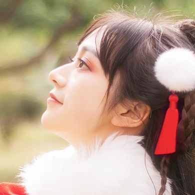 俏皮可愛(ài)帶折扇女生頭像，唯美古風(fēng)真人頭像