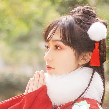 俏皮可愛(ài)帶折扇女生頭像，唯美古風(fēng)真人頭像