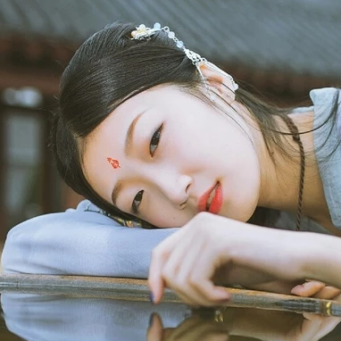 清新帶傘女生頭像，唯美古風(fēng)真人頭像