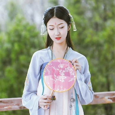 清新帶傘女生頭像，唯美古風(fēng)真人頭像