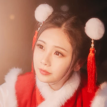 新春吉祥拿福女生頭像，蓮花燈唯美古風(fēng)頭像