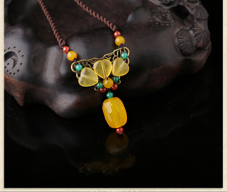 黃色古風(fēng)鎖骨鏈，氣質(zhì)復(fù)古項(xiàng)鏈?zhǔn)罪? src="/shige/d/file/bigpic/190404/04/13-1P224160502.jpg" / data-h6oQ="PsIwBK"><br / data-K4tW="FzXFeB">
	<img alt=