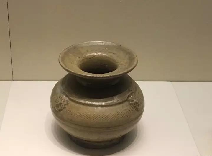 六朝青瓷：中國陶瓷史，一部青瓷史!