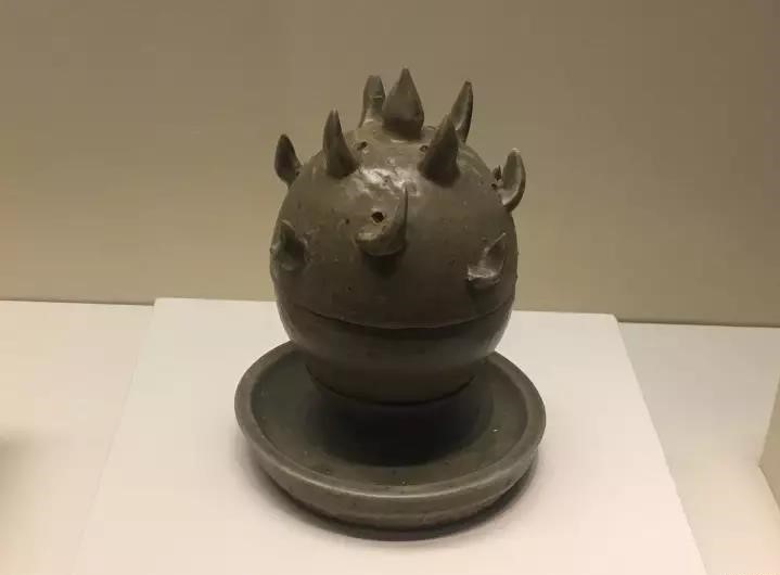 六朝青瓷：中國陶瓷史，一部青瓷史!