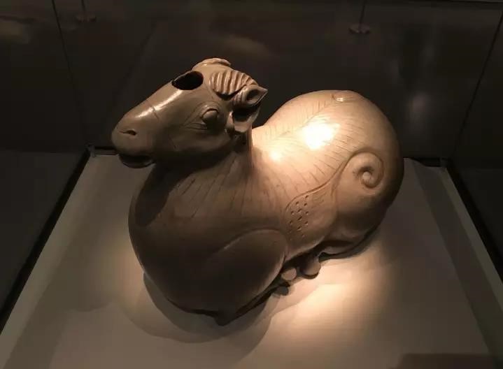 六朝青瓷：中國陶瓷史，一部青瓷史!