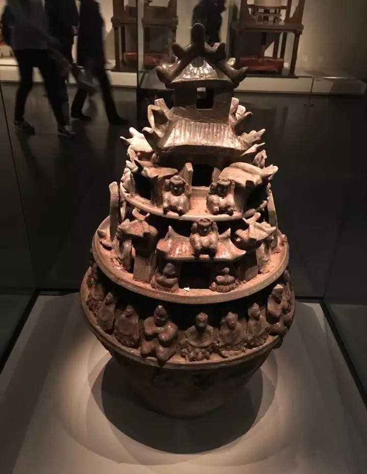 六朝青瓷：中國陶瓷史，一部青瓷史!