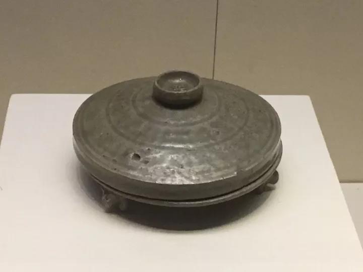 六朝青瓷：中國(guó)陶瓷史，一部青瓷史!