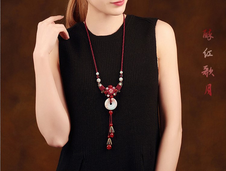 浪漫嬌艷紅色毛衣鏈，復(fù)古壽山石平安扣項(xiàng)鏈