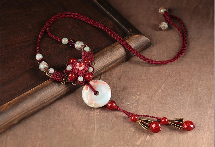 浪漫嬌艷紅色毛衣鏈，復(fù)古壽山石平安扣項(xiàng)鏈